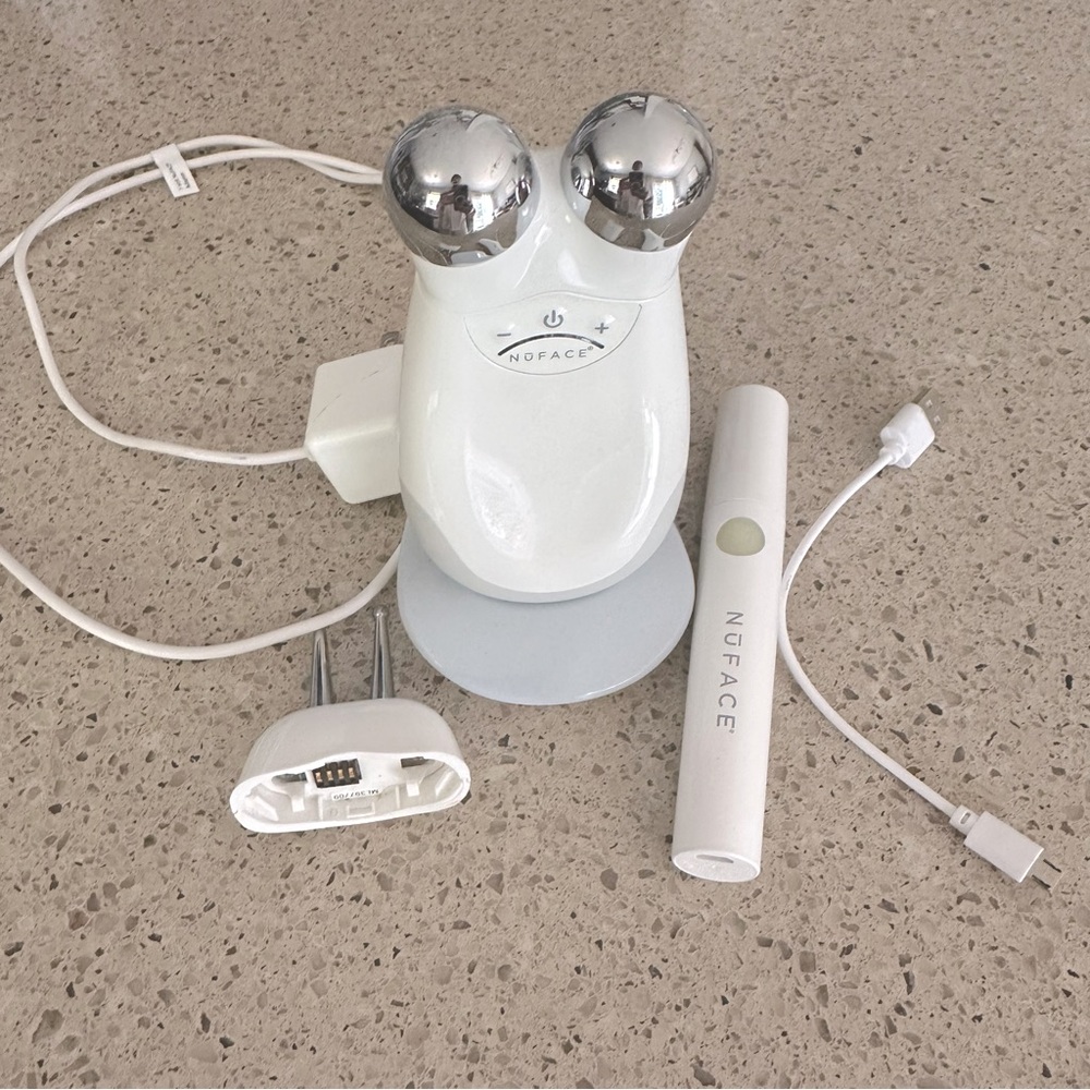 NuFace Trinity w/ ELE Attachment + NuFace Fix Bundle
